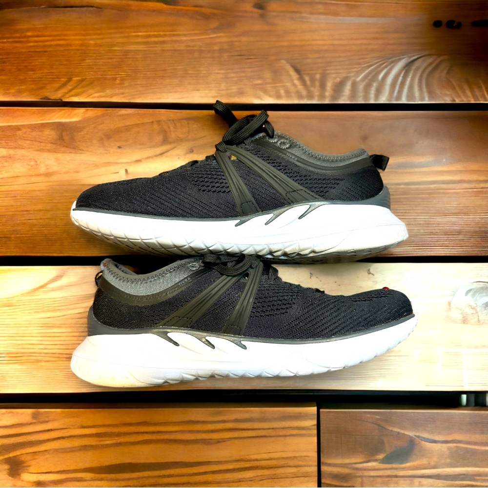 HOKA One One Tivra Running Shoe Women’s 9.5 Only worn twice